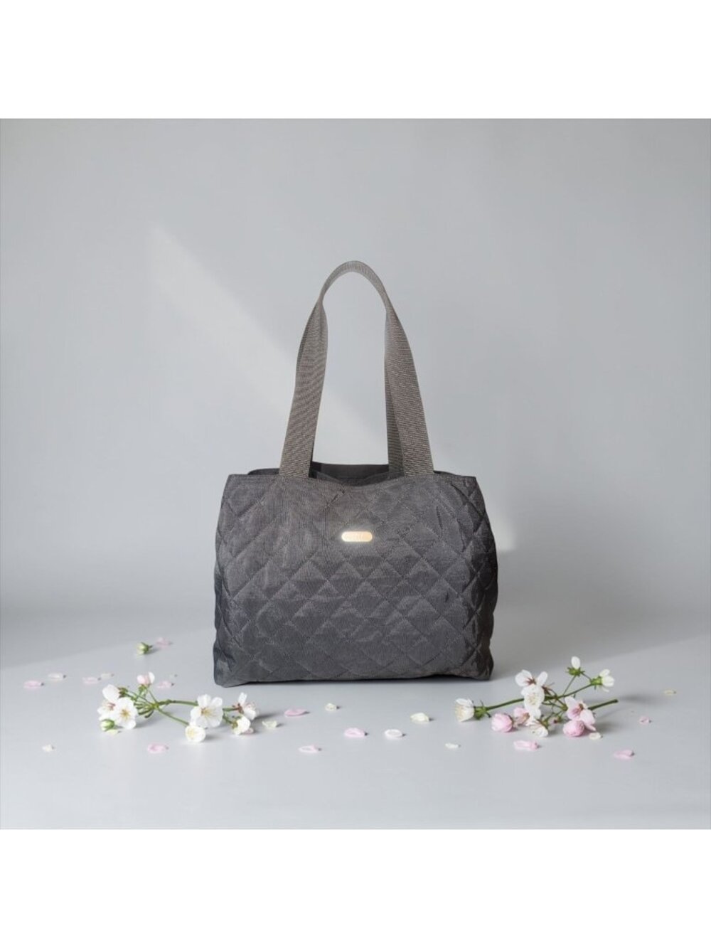 Baggallini Large Quilted Travel Duffle Black Nylon 3 Compartment Tote Wristlet